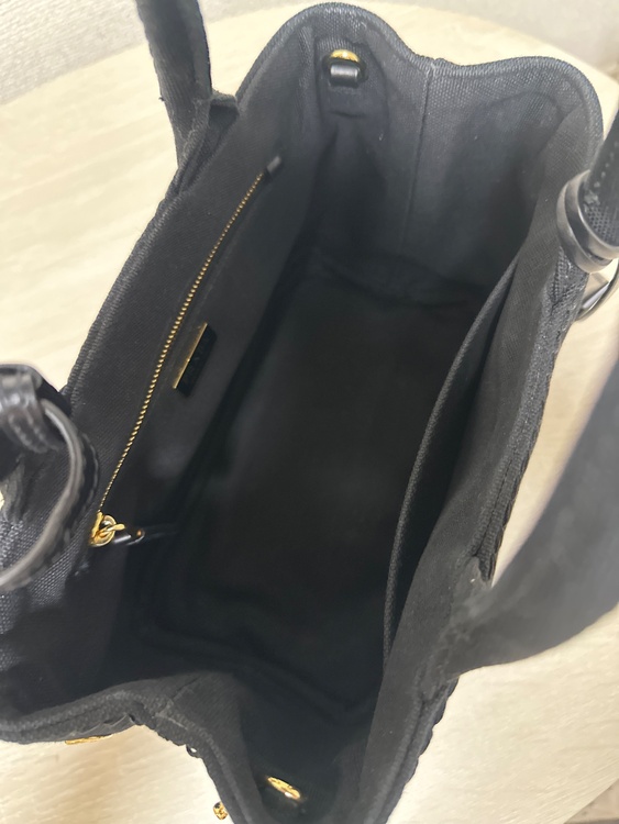 PRADA CANAPA RICAMO 1BA038（ブランドバッグ）の商品画像 - 査定依頼日：2026年6月19日 - 最高査定価格：160,000円