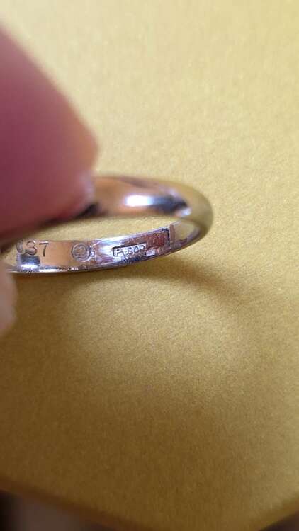 サファイアリング（金・貴金属）の商品画像 - 査定依頼日：2025年5月30日 - 最高査定価格：175,000円