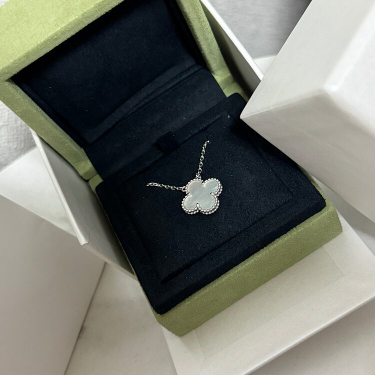 その他 ヴァン クリーフ＆アーペル （高級時計）の商品画像 - 査定依頼日：2025年4月14日 - 最高査定価格：330,000円