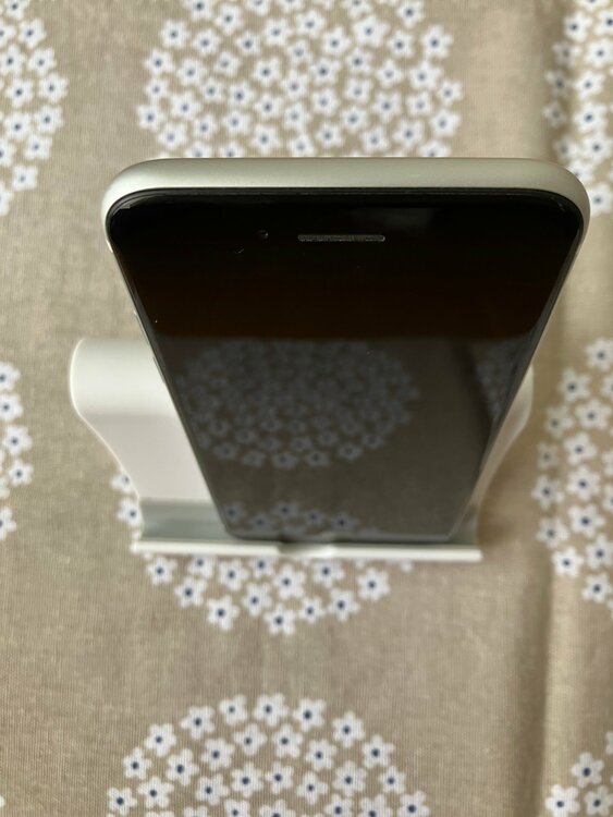 iPhone iPhone SE (第 2 世代) 128GB SIMフリー（スマホ）の商品画像 - 査定依頼日：2026年9月5日 - 最高査定価格：9,000円