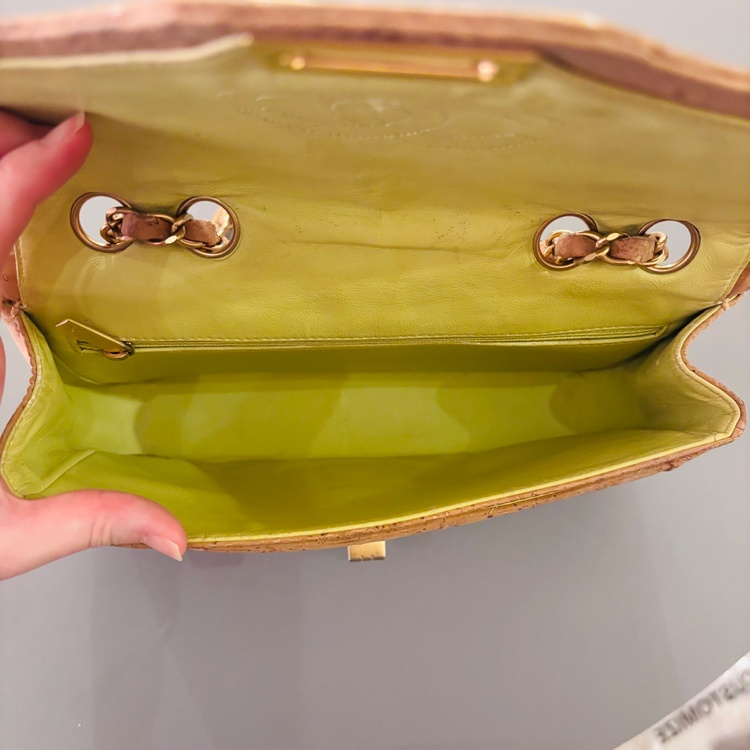 CHANEL 2.55 コルクレザー Vステッチ チェーンショルダー（ブランドバッグ）の商品画像 - 査定依頼日：2026年2月16日 - 最高査定価格：170,000円