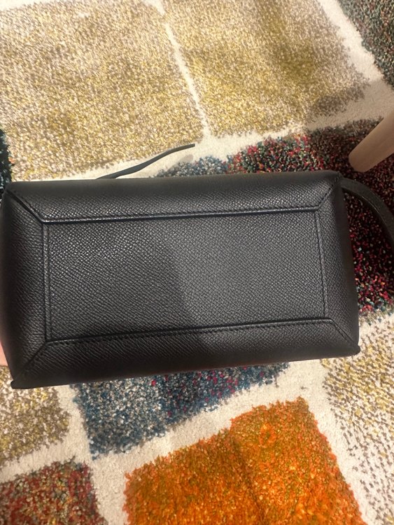 セリーヌ ナノベルトバッグ 2wayバッグ（ブランドバッグ）の商品画像 - 査定依頼日：2023年8月10日 - 最高査定価格：180,000円