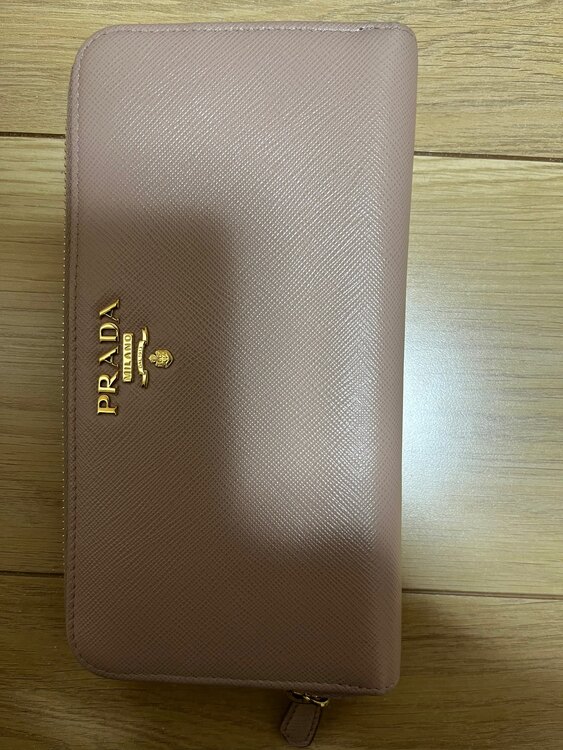 プラダ  （ブランドバッグ）の商品画像 - 査定依頼日：2024年12月18日 - 最高査定価格：10,000円