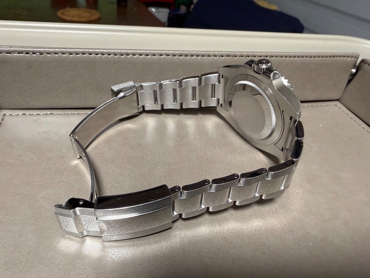 ロレックス GMTマスター 116710（高級時計）の商品画像 - 査定依頼日：2025年11月14日 - 最高査定価格：2,000,000円