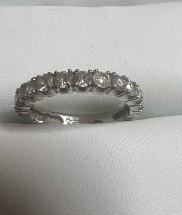 プラチナエタニティ（金・貴金属）の商品画像 - 査定依頼日：2025年8月28日 - 最高査定価格：50,000円