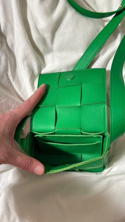 ボッテガヴェネタ ミニカバン（ブランドバッグ）の商品画像 - 査定依頼日：2026年3月29日 - 最高査定価格：55,000円