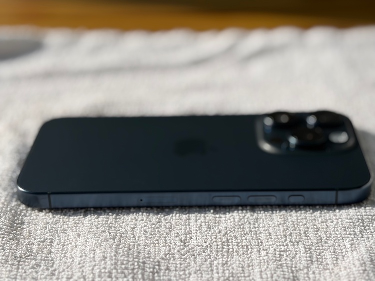 iPhone15 PRO 256G ブルーチタニウム（スマホ）の商品画像 - 査定依頼日：2026年1月18日 - 最高査定価格：87,000円