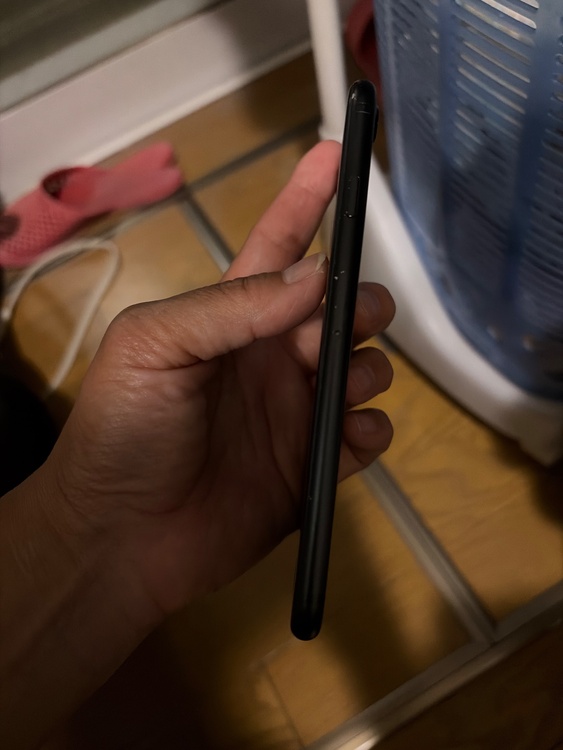 iPhone iPhone7 32GB SIMフリー（スマホ）の商品画像 - 査定依頼日：2026年6月23日 - 最高査定価格：1,500円