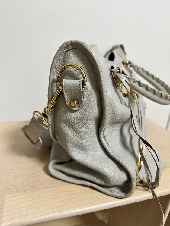 バレンシアガ  （ブランドバッグ）の商品画像 - 査定依頼日：2025年2月13日 - 最高査定価格：90,000円