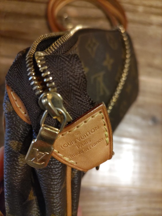 エヴァ M95567（ブランドバッグ）の商品画像 - 査定依頼日：2022年4月18日 - 最高査定価格：120,000円