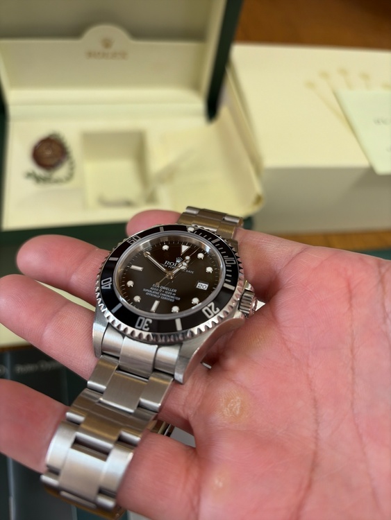 ロレックス シードゥエラー 1660（高級時計）の商品画像 - 査定依頼日：2026年1月25日 - 最高査定価格：1,400,000円