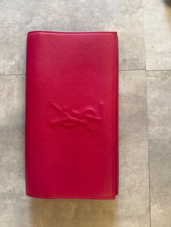 クラッチバック（ブランドバッグ）の商品画像 - 査定依頼日：2025年10月8日 - 最高査定価格：30,000円