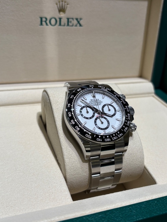 ロレックス デイトナ 126500Ln（高級時計）の商品画像 - 査定依頼日：2026年3月7日 - 最高査定価格：5,810,000円
