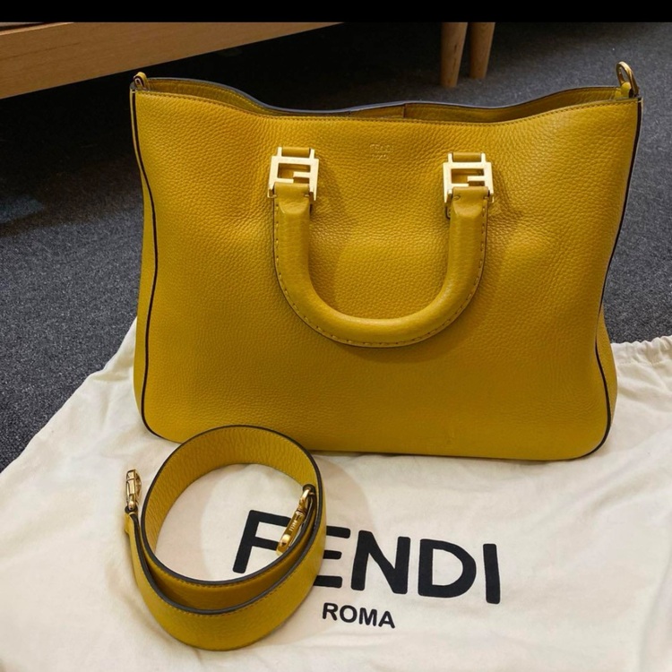 FENDI セレリアFFトート　ミディアム（ブランドバッグ）の商品画像 - 査定依頼日：2025年8月4日 - 最高査定価格：70,000円