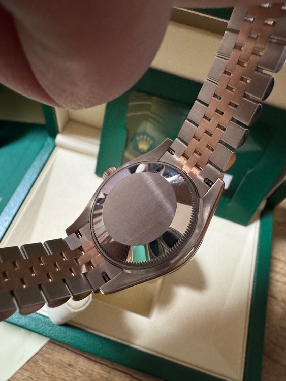 ロレックスデイトジャスト31mm（高級時計）の商品画像 - 査定依頼日：2025年6月21日 - 最高査定価格：2,750,000円