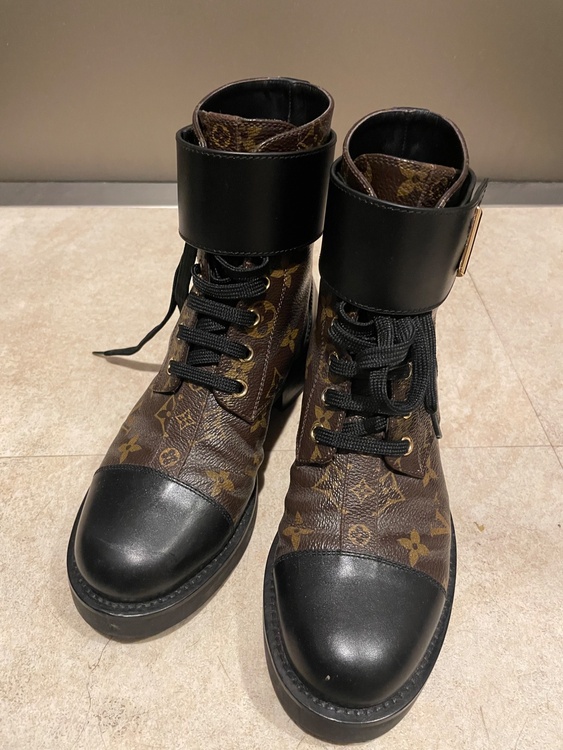 レディースブーツ（古着・ファッション）の商品画像 - 査定依頼日：2026年3月17日 - 最高査定価格：16,000円