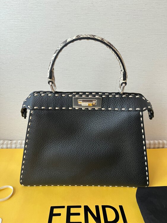 フェンディ  （ブランドバッグ）の商品画像 - 査定依頼日：2024年12月15日 - 最高査定価格：280,000円