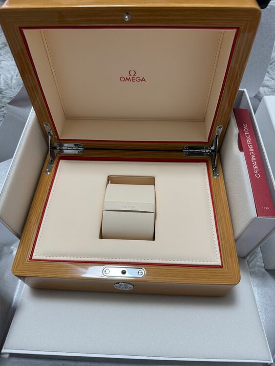 オメガ シーマスター 2201241210300（高級時計）の商品画像 - 査定依頼日：2025年6月22日 - 最高査定価格：650,000円