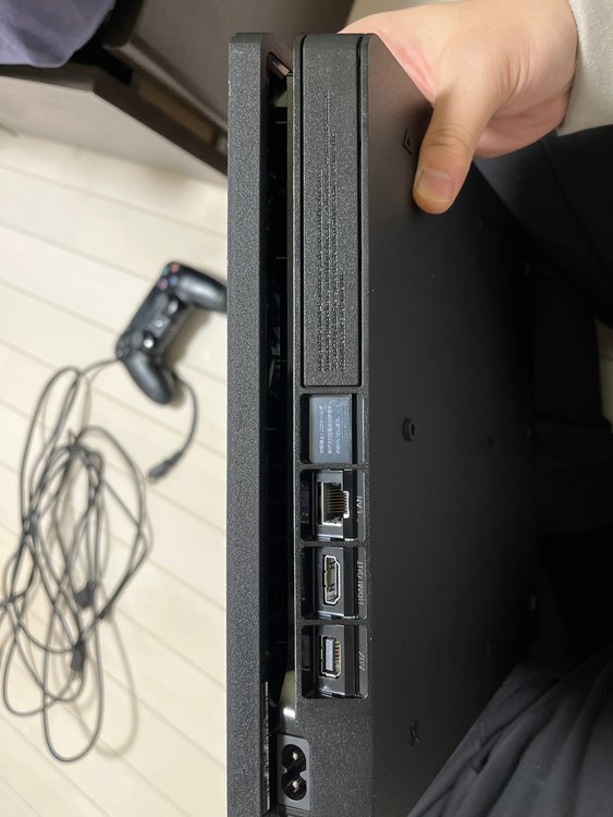 PlayStation4 CUH2100B（ゲーム機本体・ゲームソフト）の商品画像 - 査定依頼日：2023年3月20日 - 最高査定価格：6,000円