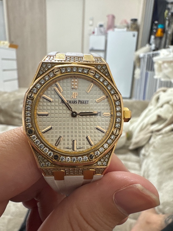 オーデマピゲ ロイヤルオーク オーデマ  67652OR.ZZ.D011CR.0（高級時計）の商品画像 - 査定依頼日：2026年2月24日 - 最高査定価格：5,300,000円