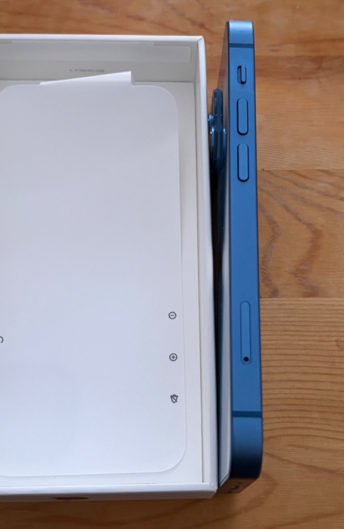 iPhone13 mini（スマホ）の商品画像 - 査定依頼日：2026年2月21日 - 最高査定価格：33,000円