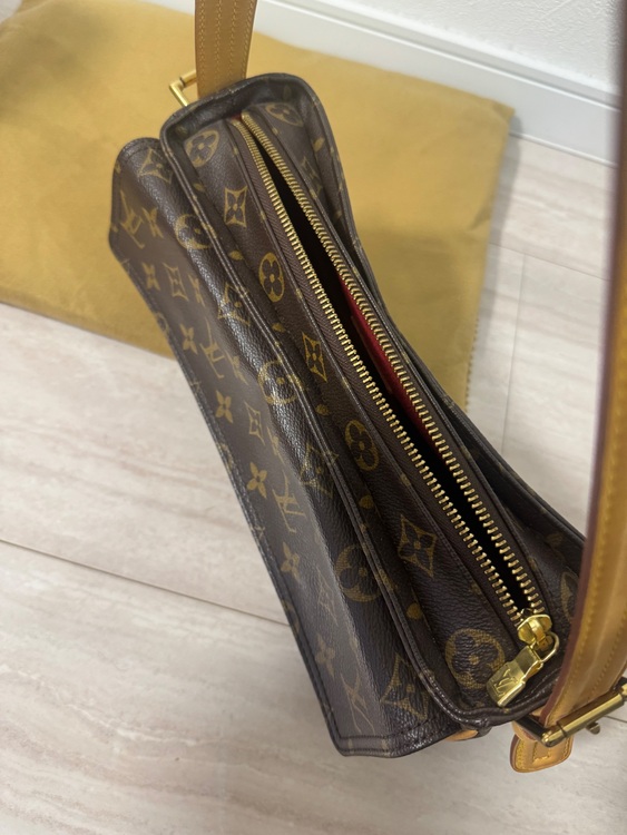 ヴィバシテ（ブランドバッグ）の商品画像 - 査定依頼日：2025年6月13日 - 最高査定価格：130,000円