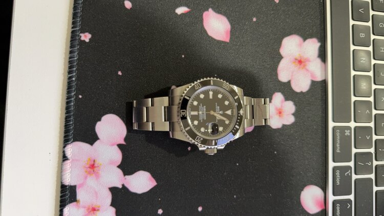 ロレックス サブマリーナー 116610l（高級時計）の商品画像 - 査定依頼日：2024年12月5日 - 最高査定価格：1,680,000円