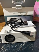 プロジェクター（家電）の商品画像 - 査定依頼日：2025年11月19日 - 最高査定価格：2,000円