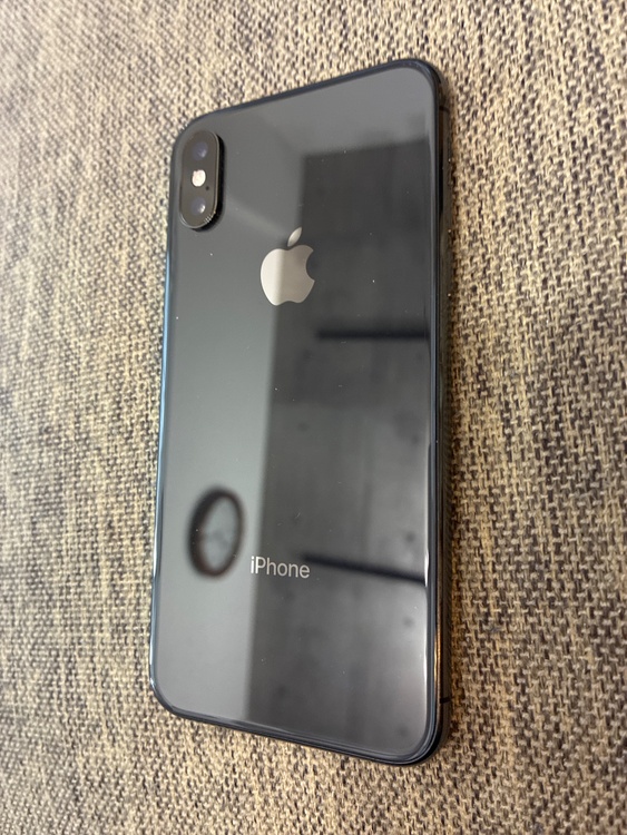 iPhone iPhoneXS 64GB SIMフリー（スマホ）の商品画像 - 査定依頼日：2026年6月23日 - 最高査定価格：11,000円