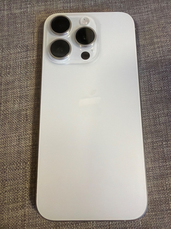 iPhone 15 Pro 128GB 楽天モバイル（スマホ）の商品画像 - 査定依頼日：2026年1月8日 - 最高査定価格：81,000円