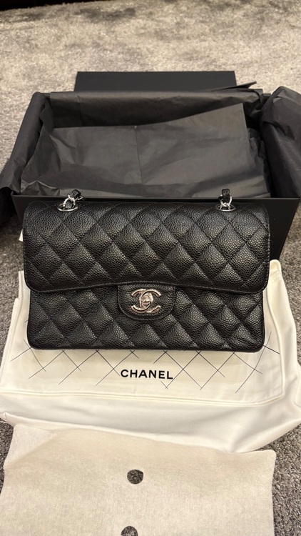 クラシックスモールハンドバッグ　キャビアスキン（ブランドバッグ）の商品画像 - 査定依頼日：2025年7月23日 - 最高査定価格：950,000円