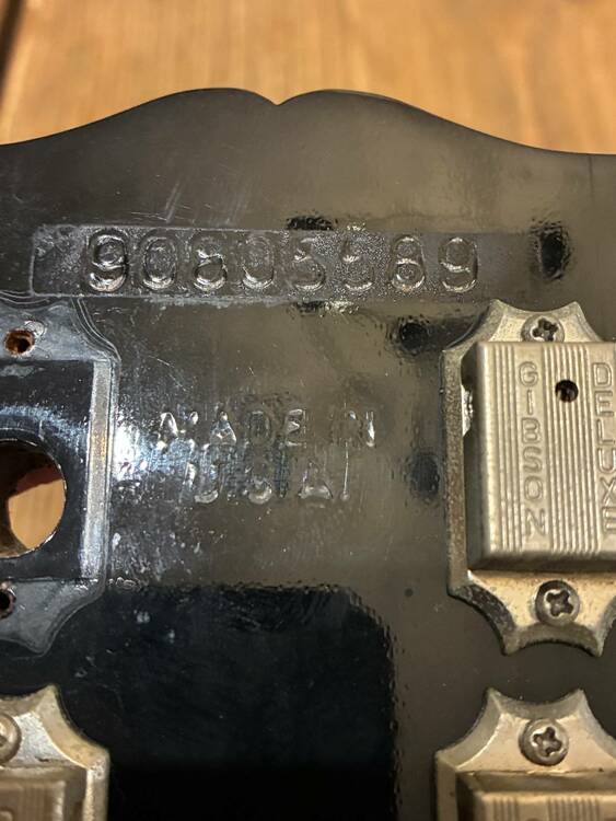 Les Paul Studio（ピアノ・楽器・PA機材）の商品画像 - 査定依頼日：2026年2月19日 - 最高査定価格：30,000円