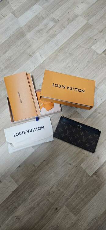 ルイヴィトンモノグラム　スリムパース（ブランド財布・小物）の商品画像 - 査定依頼日：2025年4月26日 - 最高査定価格：23,000円