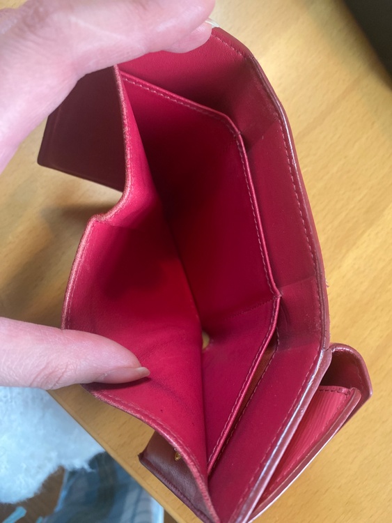 PRADA3つ折り財布（ブランド財布・小物）の商品画像 - 査定依頼日：2026年3月8日 - 最高査定価格：1,000円