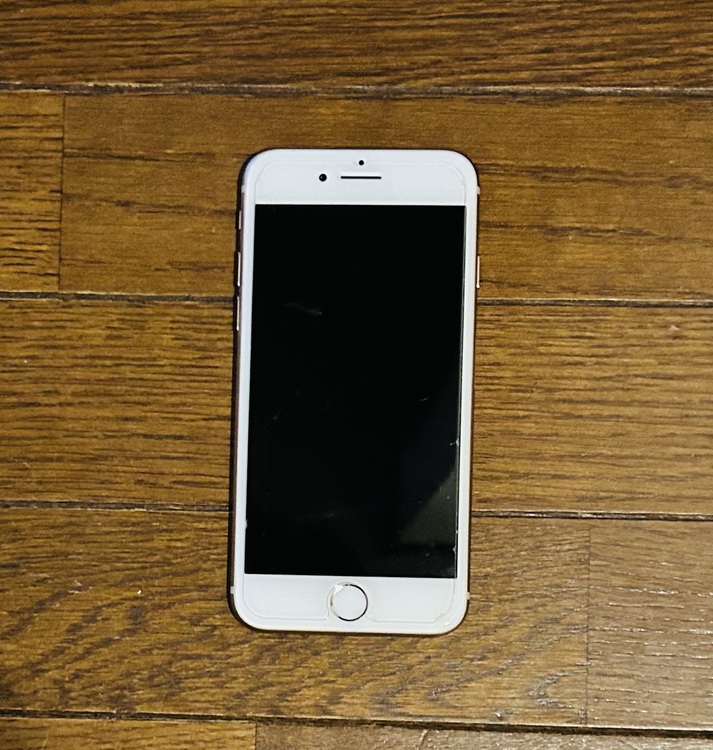 iPhone8 64GB au（スマホ）の商品画像 - 査定依頼日：2026年5月19日 - 最高査定価格：3,500円