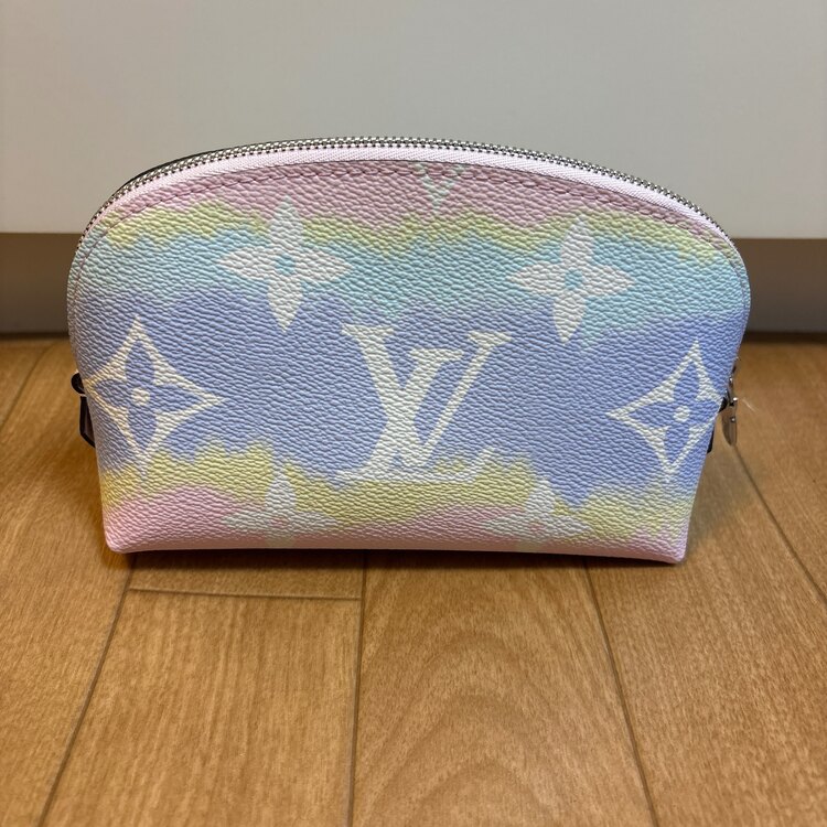 エスカル　ポーチ　ルイヴィトン　ポシェット・コスメティック PM（ブランド財布・小物）の商品画像 - 査定依頼日：2025年4月19日 - 最高査定価格：40,000円