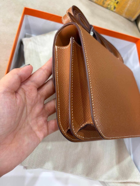 コンスタンス 18 ゴールド　ゴールド金具（ブランドバッグ）の商品画像 - 査定依頼日：2026年10月11日 - 最高査定価格：240,000円