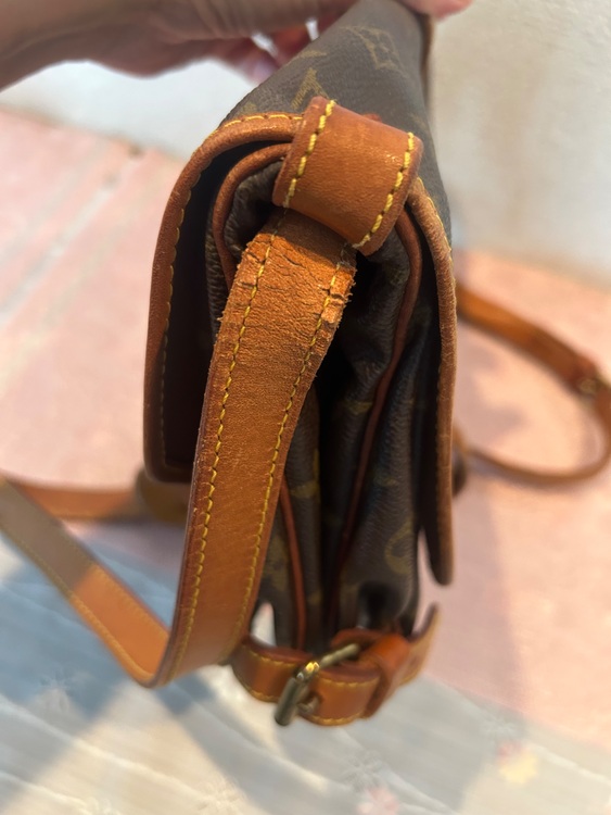 ソミュール30（ブランドバッグ）の商品画像 - 査定依頼日：2025年11月4日 - 最高査定価格：75,000円