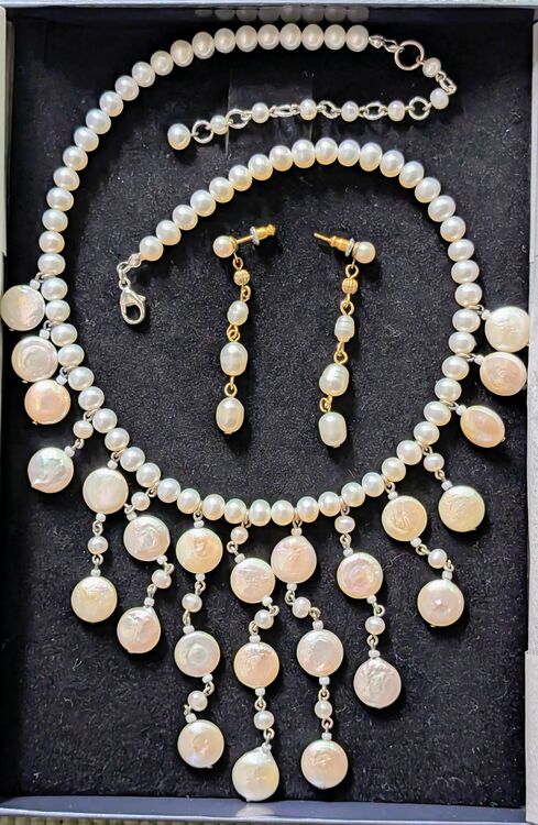 ヴァンドームブティック　淡水パールネックレとピアス'（宝石）の商品画像 - 査定依頼日：2025年8月28日 - 最高査定価格：5,000円