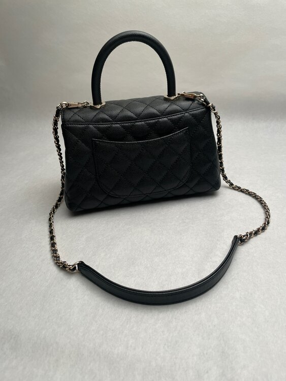 FLAPBAG WITH HAND（ブランドバッグ）の商品画像 - 査定依頼日：2025年4月25日 - 最高査定価格：760,000円