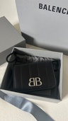 バレンシアガ  （ブランドバッグ）の商品画像 - 査定依頼日：2025年12月4日 - 最高査定価格：31,000円