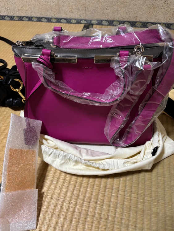 3JOURS VIT.DOLCE T/NAPPA SHINY ACC.SMALT（ブランドバッグ）の商品画像 - 査定依頼日：2025年12月25日 - 最高査定価格：80,000円