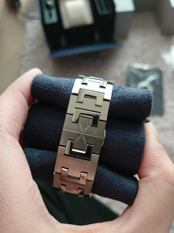 チャペック アンタークティックテールアデリー（高級時計）の商品画像 - 査定依頼日：2025年1月18日 - 最高査定価格：2,000,000円