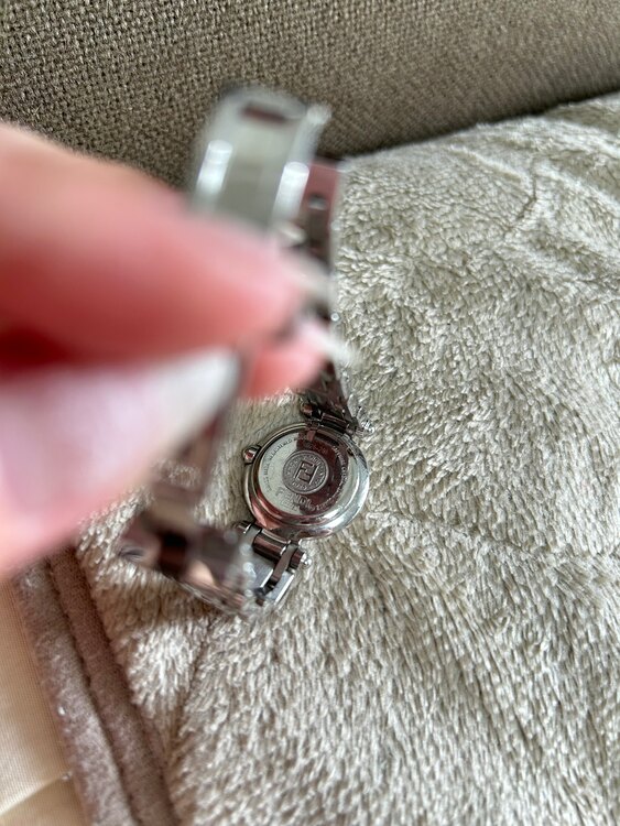 フェンディ  （ブランドバッグ）の商品画像 - 査定依頼日：2025年5月29日 - 最高査定価格：15,000円