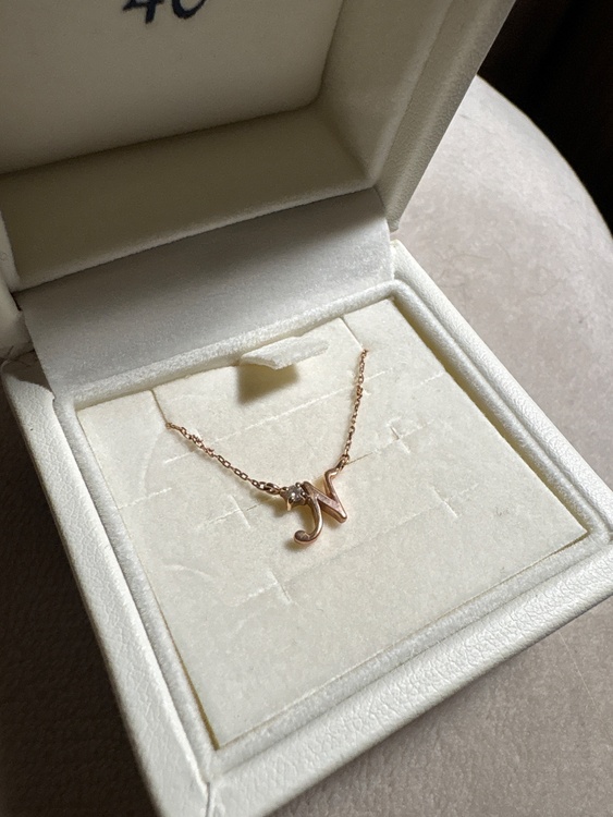 ４℃ ピンクゴールドイニシャルネックレス（金・貴金属）の商品画像 - 査定依頼日：2026年4月8日 - 最高査定価格：100,000円