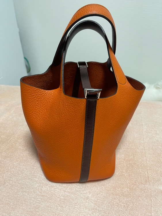 ピコタン　オレンジ（ブランドバッグ）の商品画像 - 査定依頼日：2025年7月7日 - 最高査定価格：270,000円