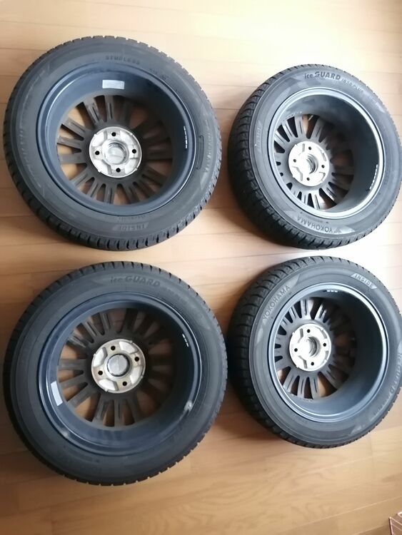 アルミホイール付きスタッドレスタイヤ（カー用品）の商品画像 - 査定依頼日：2025年10月15日 - 最高査定価格：6,000円