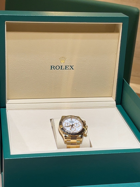 デイトナ Ref.126508（イエローゴールド・白文字盤）の新品・未使用品（高級時計）の商品画像 - 査定依頼日：2026年3月23日 - 最高査定価格：9,300,000円