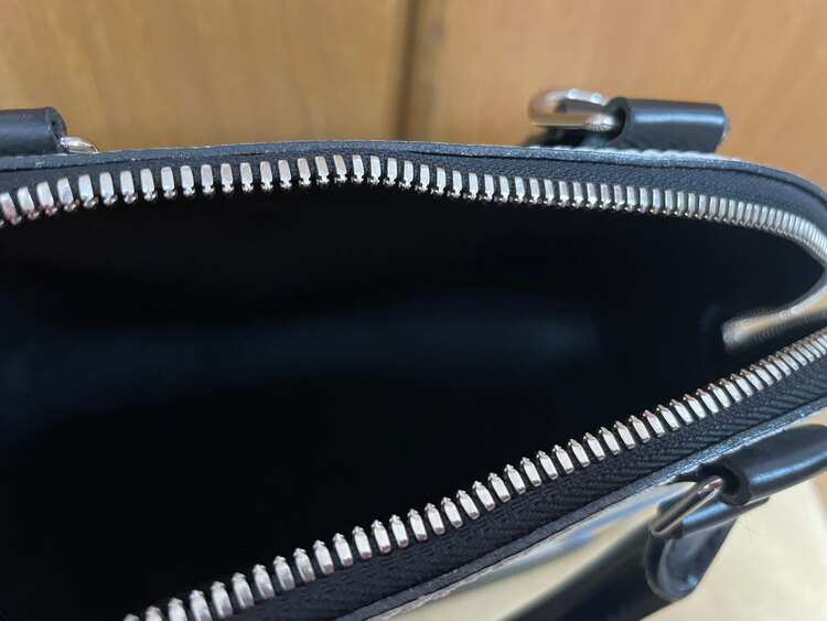 ルイヴィトン エピ （ブランドバッグ）の商品画像 - 査定依頼日：2025年2月10日 - 最高査定価格：140,000円