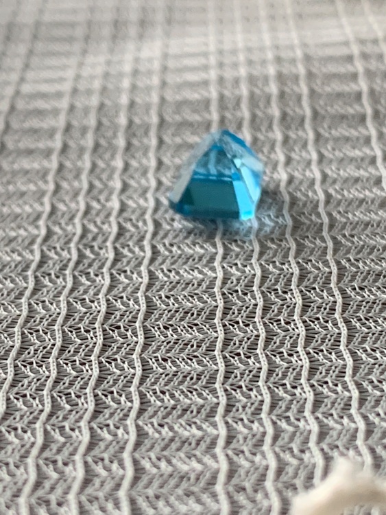 宝石の石、K18等切れたチェーン、財布（金・貴金属）の商品画像 - 査定依頼日：2025年10月31日 - 最高査定価格：5,000円